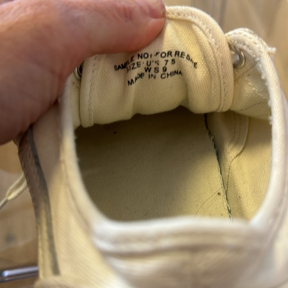 Vans - Picture 5 of 5